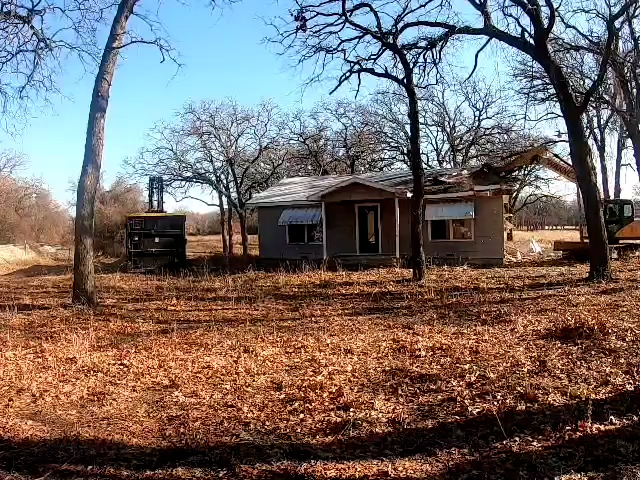 Read more about the article Time-Lapse Video: Tearing Down an Old Home